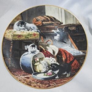 W.S. George Mischief with the Hatbox Cat Collectible Plate Wall Hanging 1990